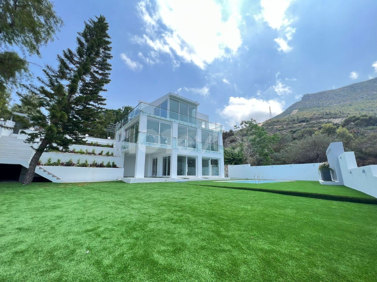 ULTRALUX VILLA FOR SALE IN GIRNE CENTER, CYPRUS, WITH MOUNTAIN AND SEA VIEW, PRIVATE POOL