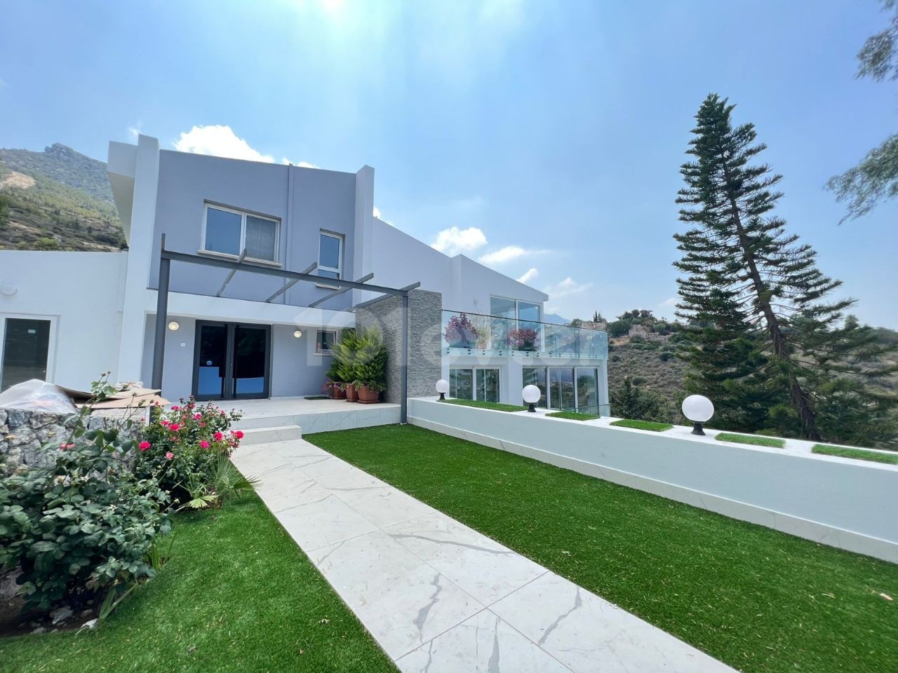 ULTRALUX VILLA FOR SALE IN GIRNE CENTER, CYPRUS, WITH MOUNTAIN AND SEA VIEW, PRIVATE POOL