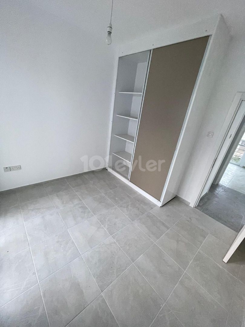 KIBRIS GİRNE ALSANCAK'TA  ULAŞIMI KOLAY 2+1 SATILIK FIRSAT FİYATLI DAİRE