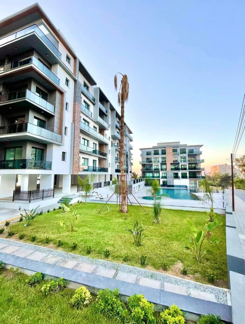 LUXURIOUS 2+1 FLAT FOR SALE IN KYRENIA CENTER WITH POOL