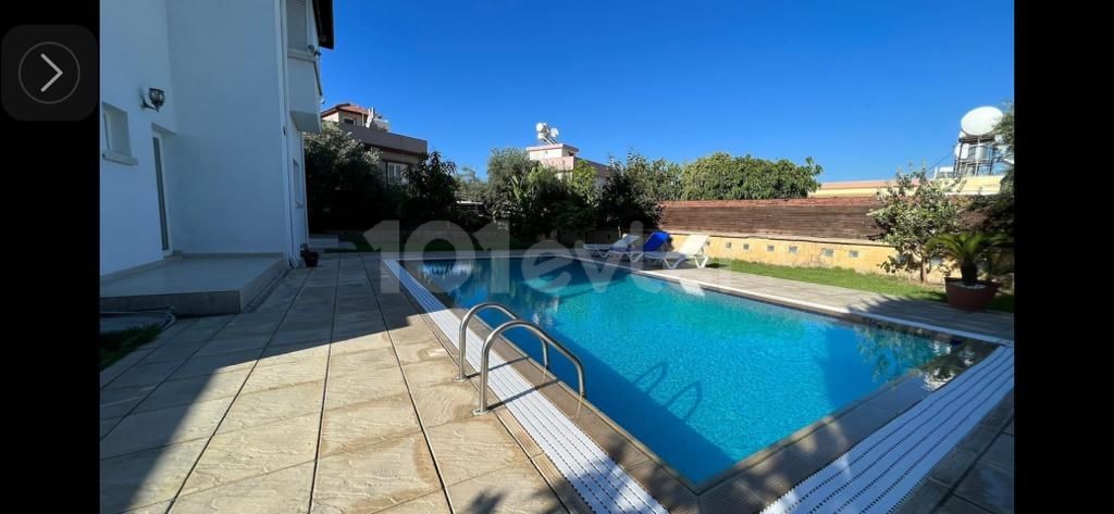 VILLA MIT PRIVATEM POOL ZU VERKAUFEN IN ALSANCAK, ZYPERN KYRENIA