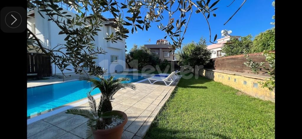 VILLA MIT PRIVATEM POOL ZU VERKAUFEN IN ALSANCAK, ZYPERN KYRENIA