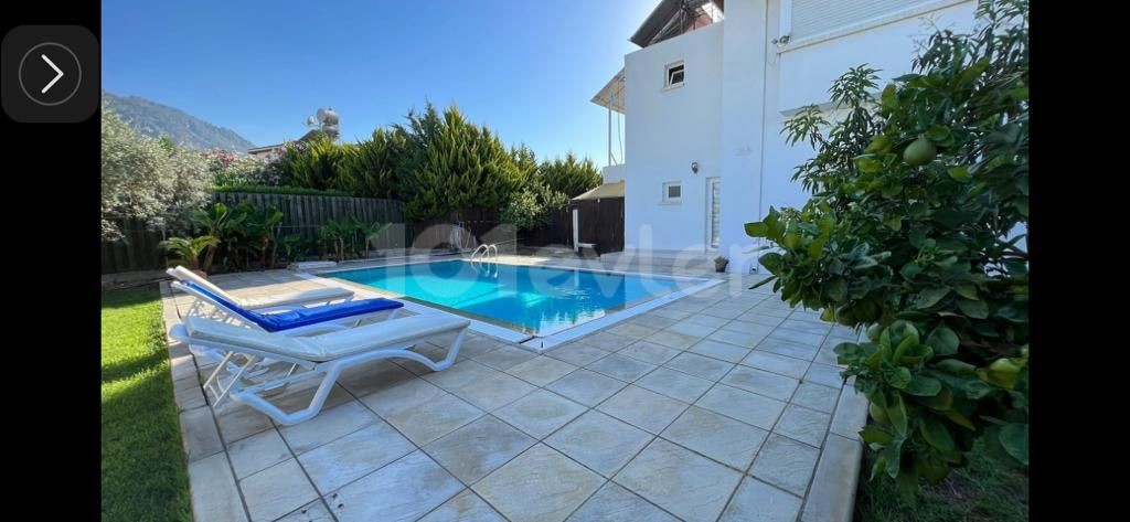 VILLA MIT PRIVATEM POOL ZU VERKAUFEN IN ALSANCAK, ZYPERN KYRENIA