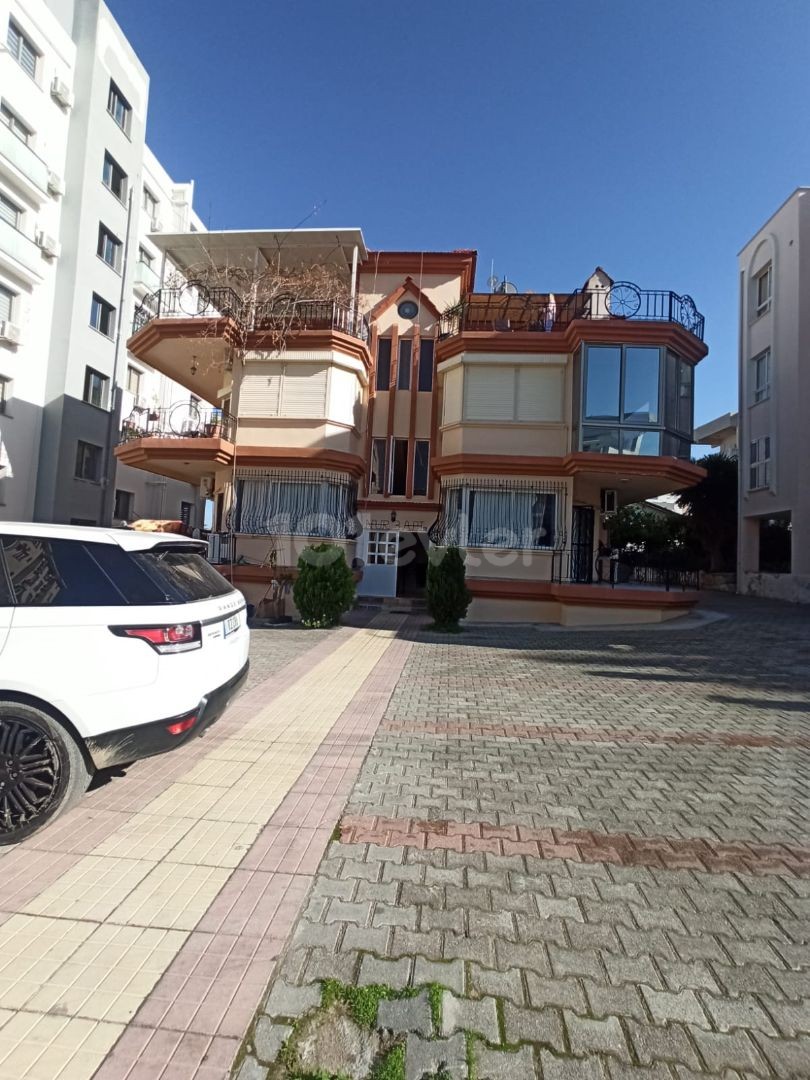 GİRNE MERKEZ' DE SATILIK 2+1 PENTHOUSE