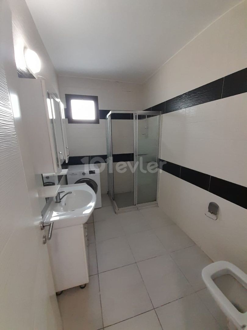 KIBRIS GİRNE MERKEZDE KİRALIK 2+1 DENİZ MANZARALI PENTHOUSE