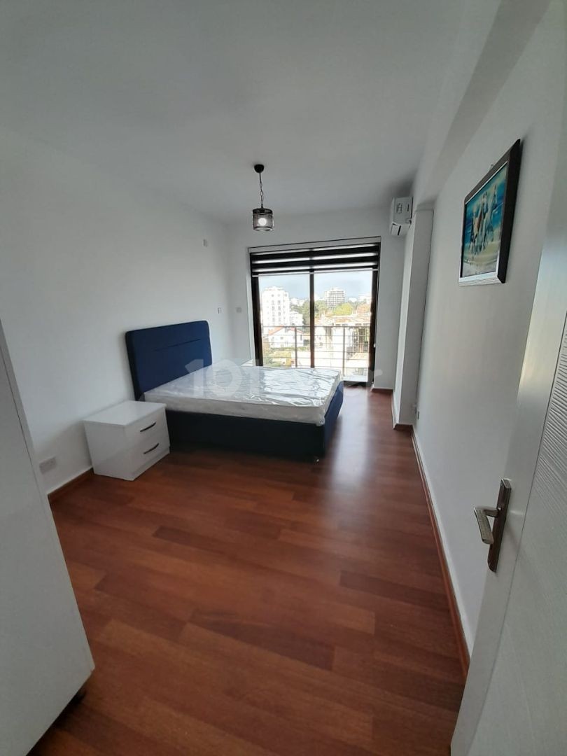 KIBRIS GİRNE MERKEZDE KİRALIK 2+1 DENİZ MANZARALI PENTHOUSE