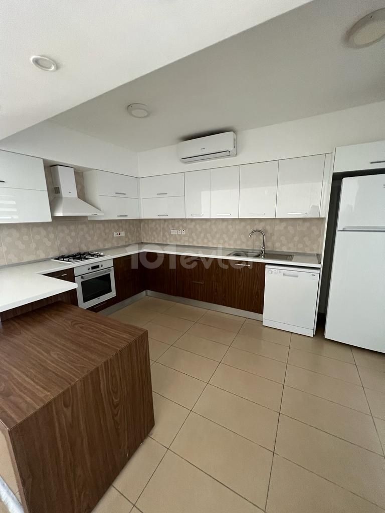 Flat To Rent in Girne Merkez, Kyrenia