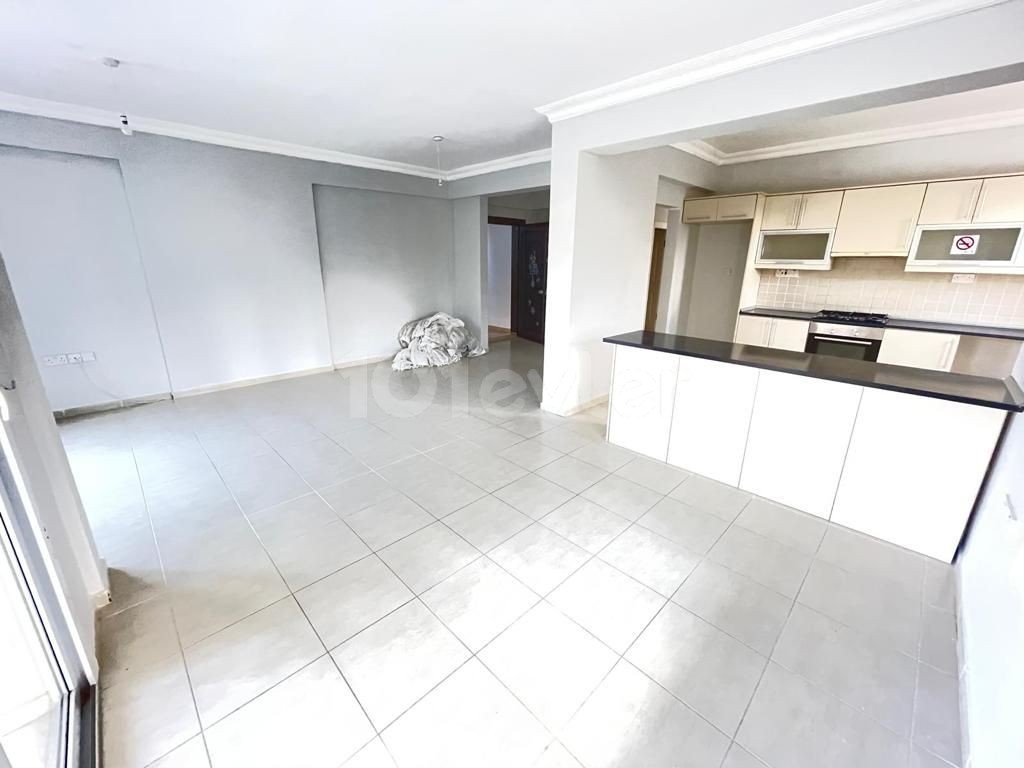 KIBRIS GİRNE ALSANCAK'TA HAVUZLU SİTE İÇİNDE SATILIK 3+1 DAİRE 