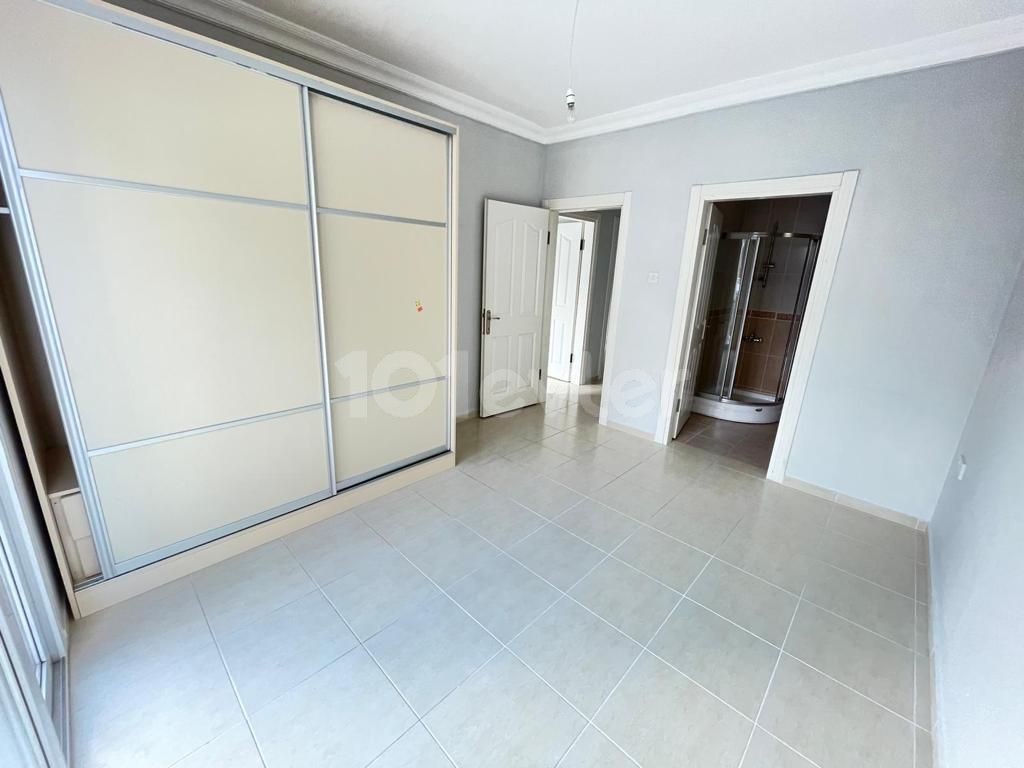 3+1 APARTMENT FOR SALE IN A COMPLEX WITH POOL IN CYPRUS GİRNE ALSANCAK 