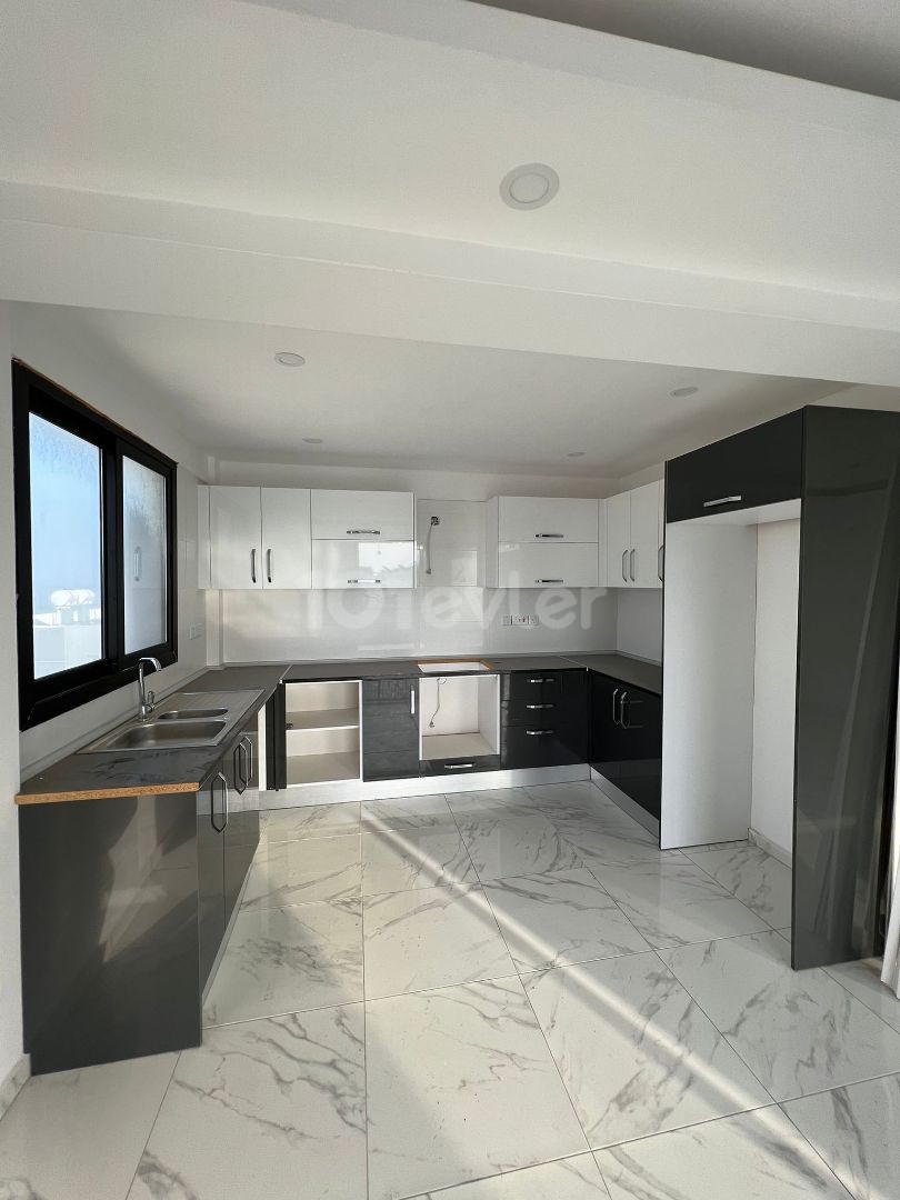 3+1 MOUNTAIN AND SEA VIEW APARTMENT FOR SALE IN CENTRAL CYPRUS GİRNE