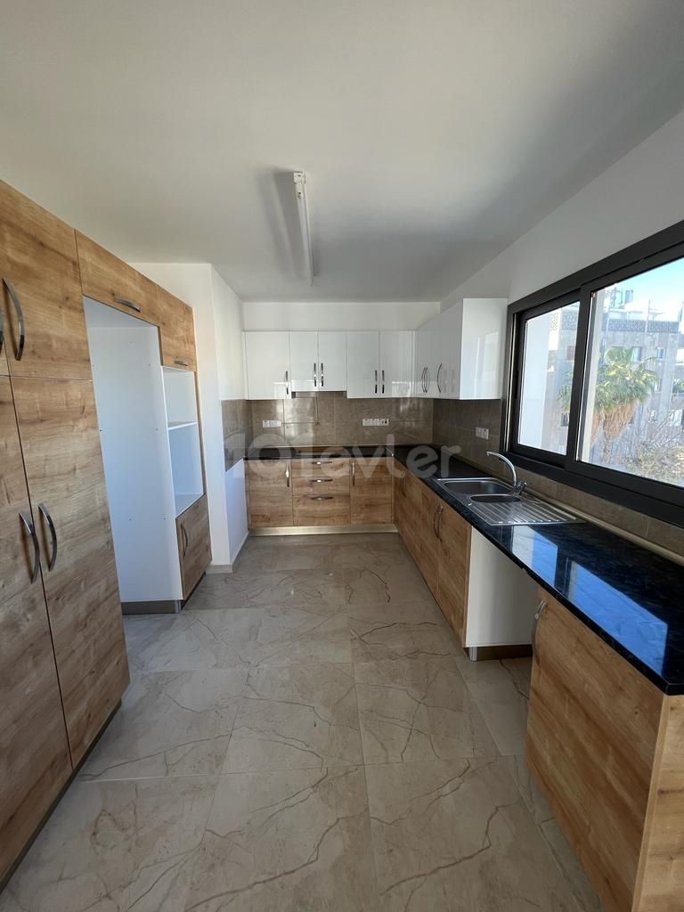 2+1 FLATS FOR SALE IN CYPRUS GIRNE CENTER