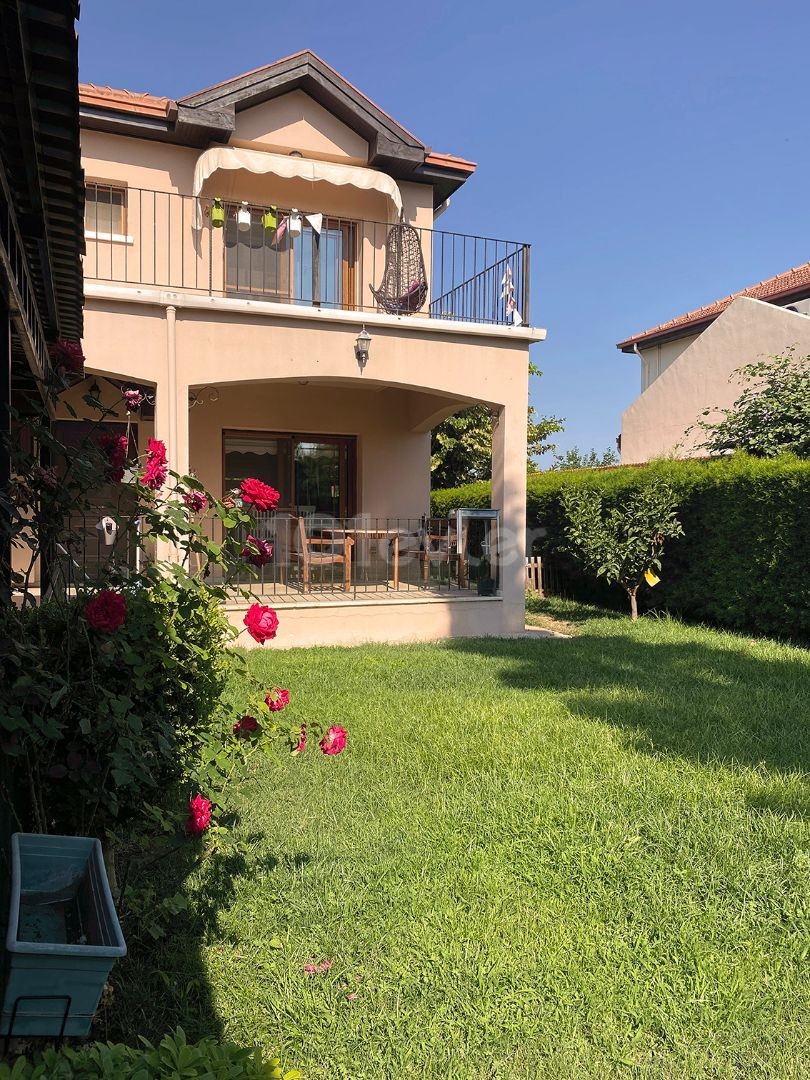 4+1 VILLA MIT PRIVATEM POOL UND GARTEN ZUM VERKAUF IN ALSANCAK, ZYPERN GIRNE