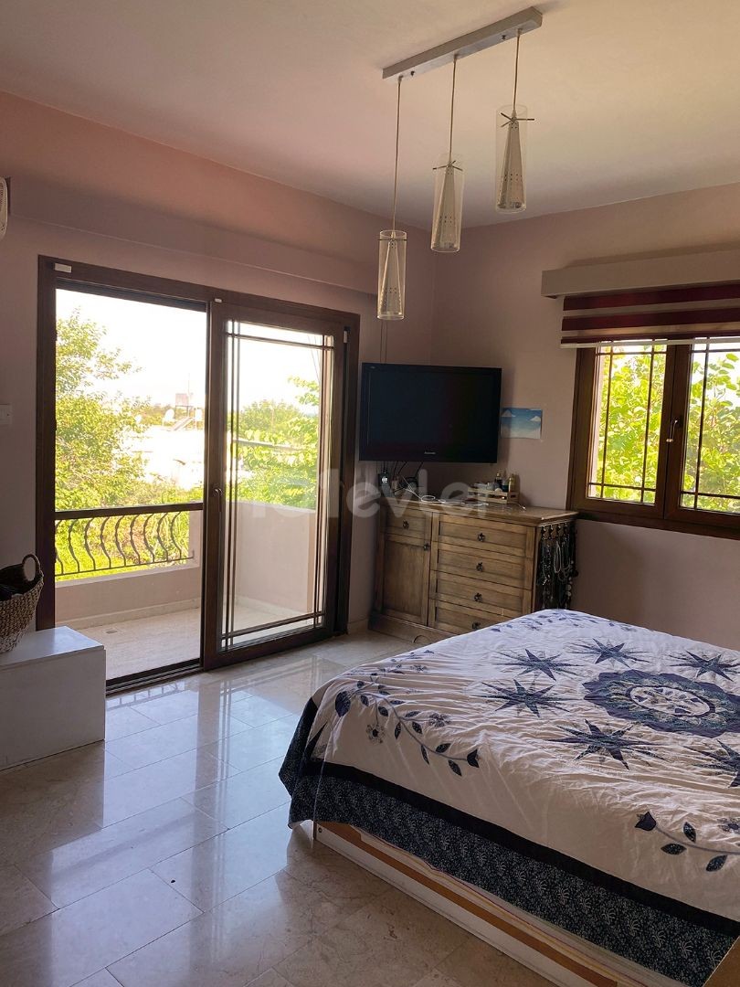 4+1 VILLA MIT PRIVATEM POOL UND GARTEN ZUM VERKAUF IN ALSANCAK, ZYPERN GIRNE