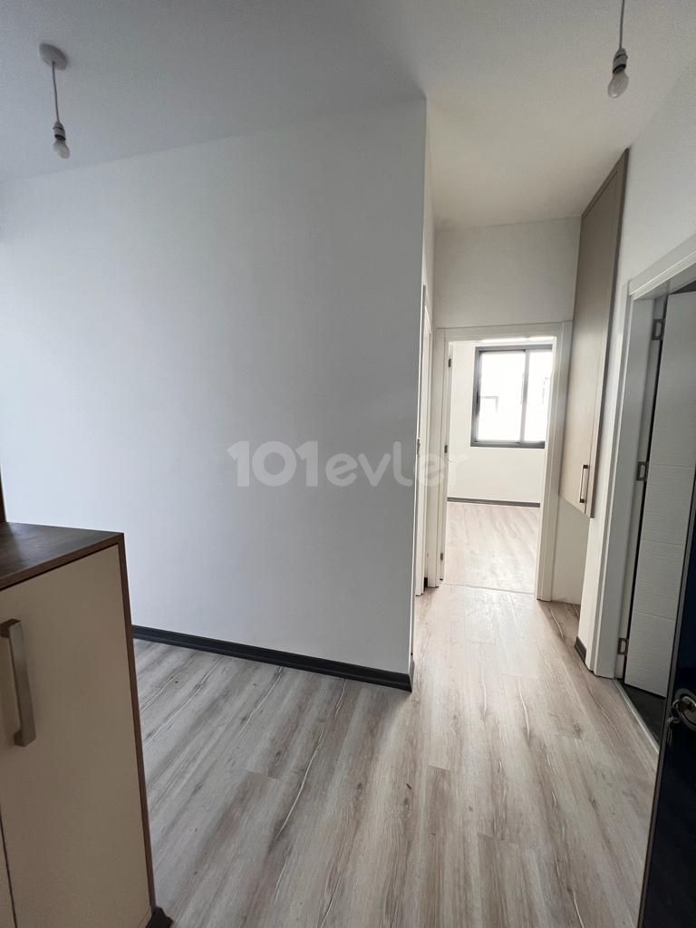 2+1 WOHNUNG ZU VERKAUFEN MIT GARTEN UND TERRASSENMÖGLICHKEITEN IN OZANKOY, ZYPERN GİRNE 