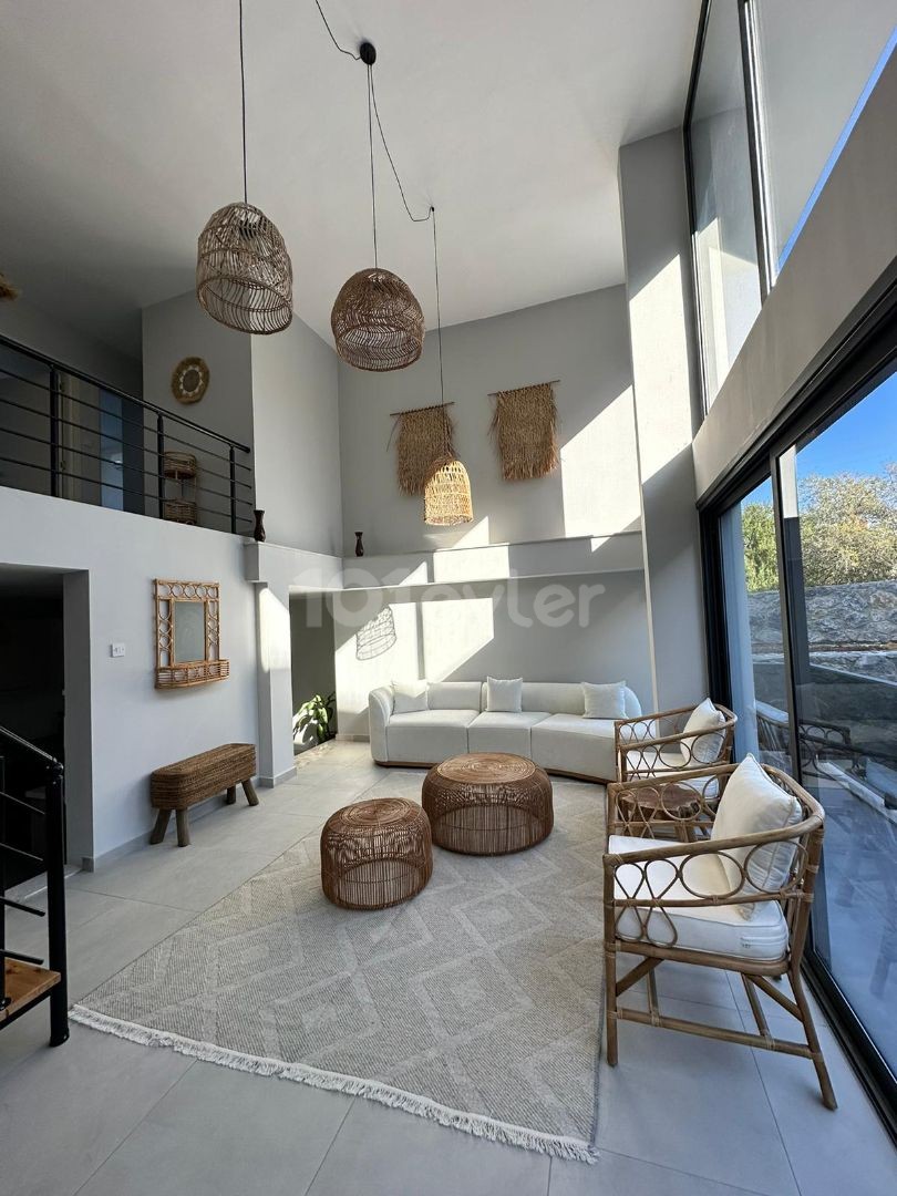 4+1 LUXUS-DUPLEX-WOHNUNG ZUM VERKAUF IN EINEM GRUNDSTÜCK MIT POOL IN ZYPERN GIRNE ALSANCAK