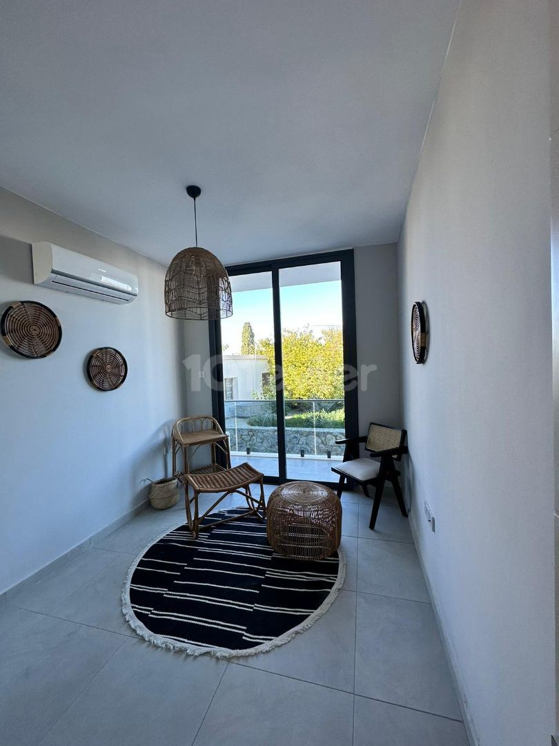 4+1 LUXUS-DUPLEX-WOHNUNG ZUM VERKAUF IN EINEM GRUNDSTÜCK MIT POOL IN ZYPERN GIRNE ALSANCAK