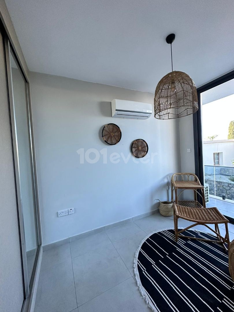 4+1 LUXUS-DUPLEX-WOHNUNG ZUM VERKAUF IN EINEM GRUNDSTÜCK MIT POOL IN ZYPERN GIRNE ALSANCAK