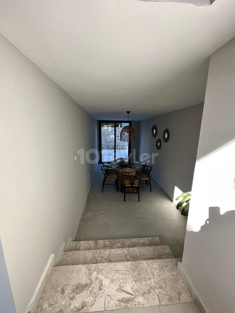 4+1 FLATS FOR SALE IN CYPRUS GIRNE ALSANCAK REGION WITH CLOSED PARKING PARKING, TERRACE, MOUNTAIN, SEA VIEW, TURN KEY AFTER 50% PAYMENT, 12 MONTHS MAINTENANCE.