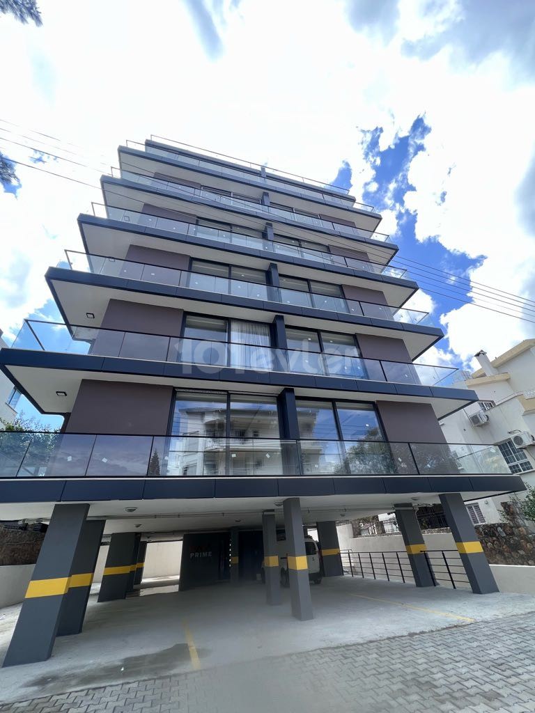 NEU MÖBLIERTE 1+1 LUXUSWOHNUNG ZU VERMIETEN IM KYRENIA CENTER