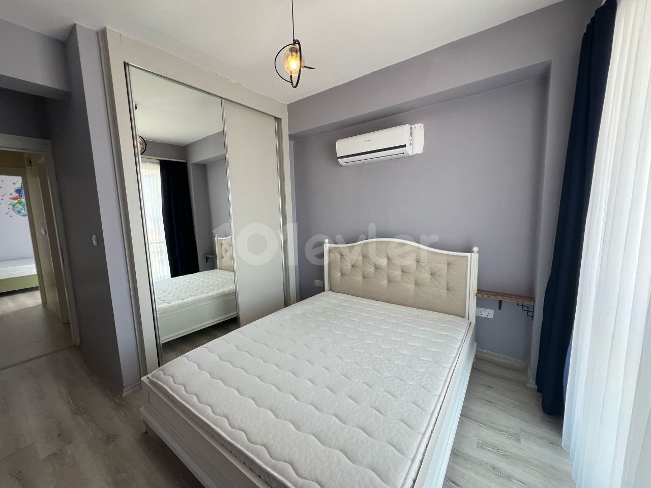 2+1 WOHNUNG ZU VERMIETEN MIT BERG- UND MEERBLICK IM KYRENIA CENTER