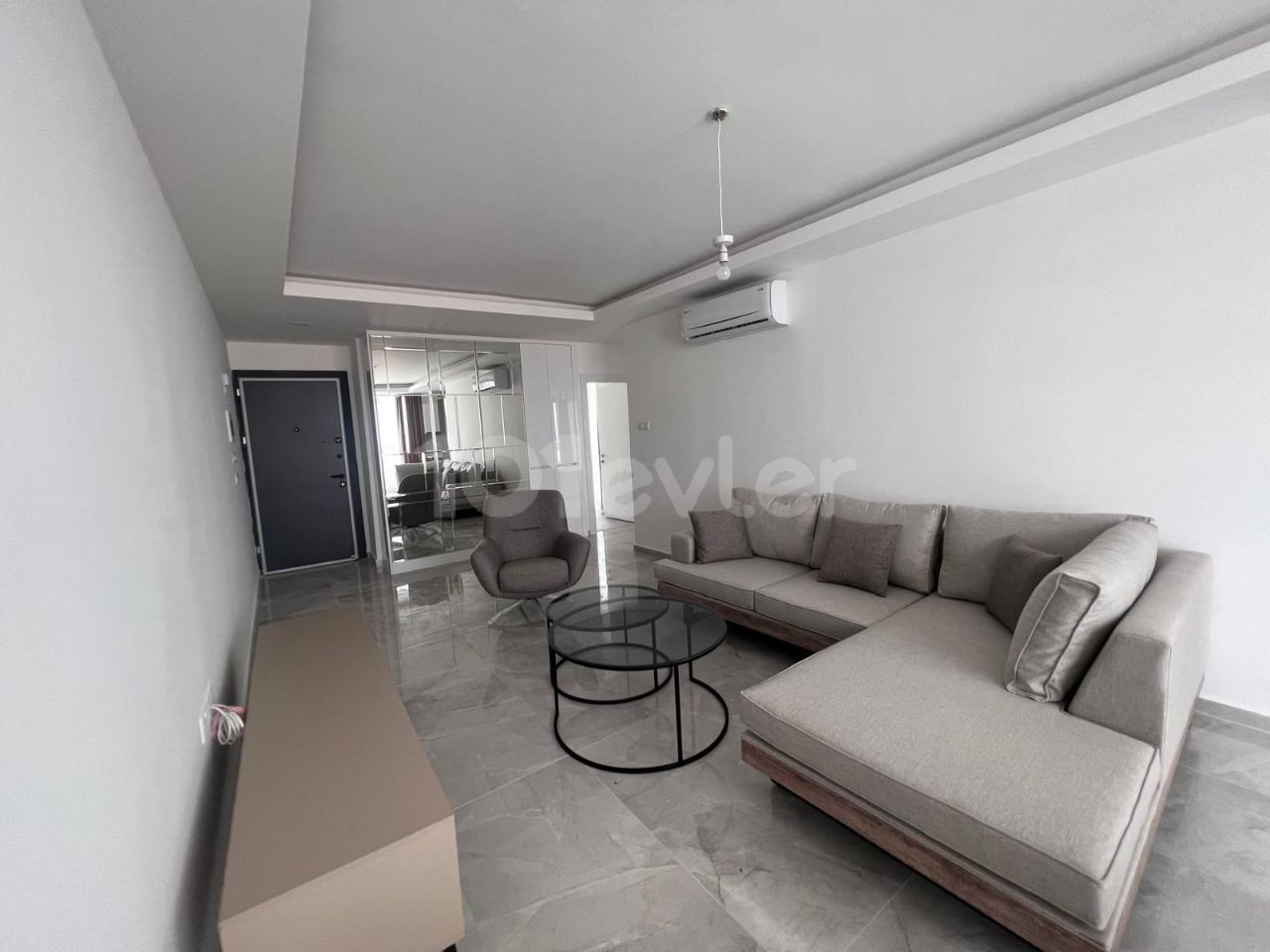 2+1 LUXURY FLAT FOR RENT IN KYRENIA CENTER WITH SEA VIEW AND FULLY FURNISHED