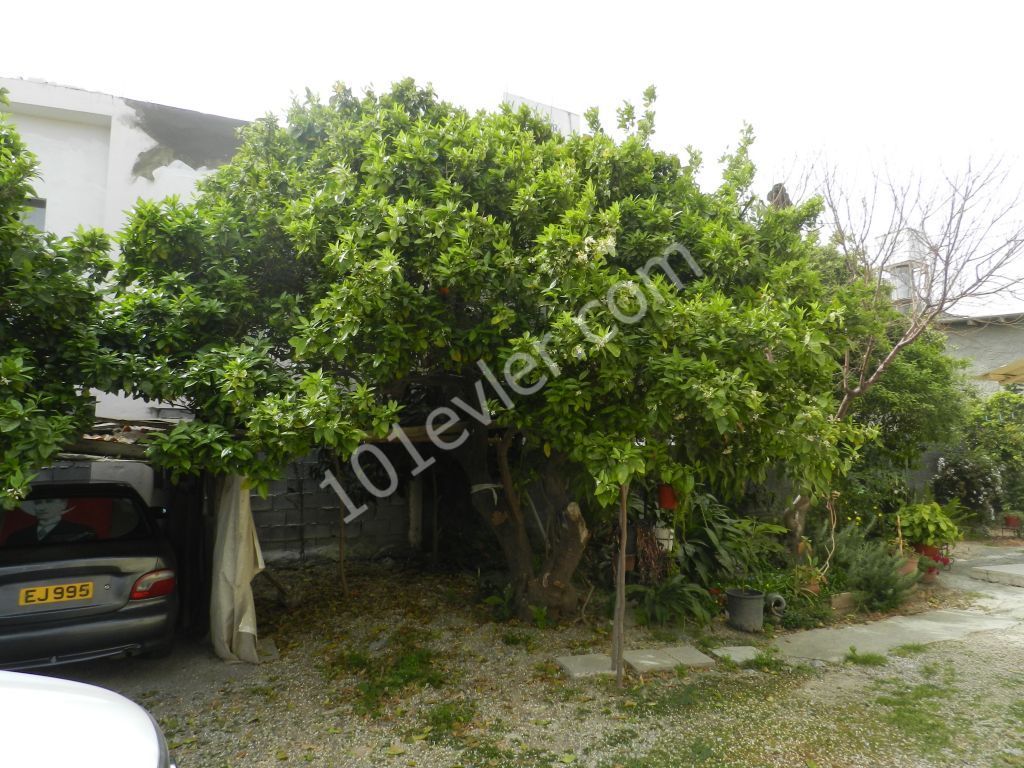 Detached House For Sale in Karşıyaka, Kyrenia