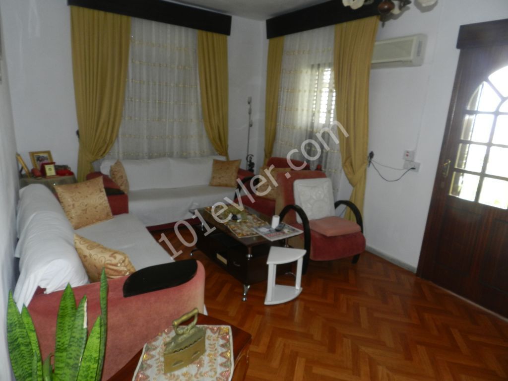 Detached House For Sale in Karşıyaka, Kyrenia