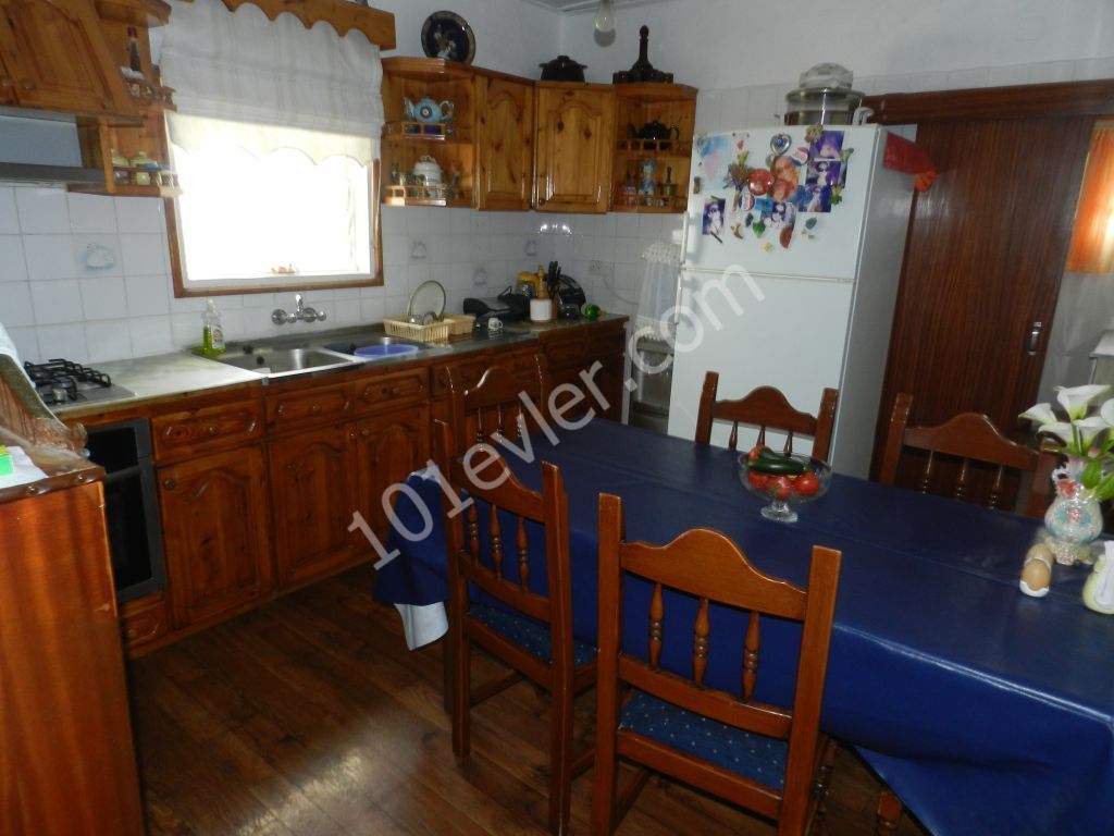 Detached House For Sale in Karşıyaka, Kyrenia