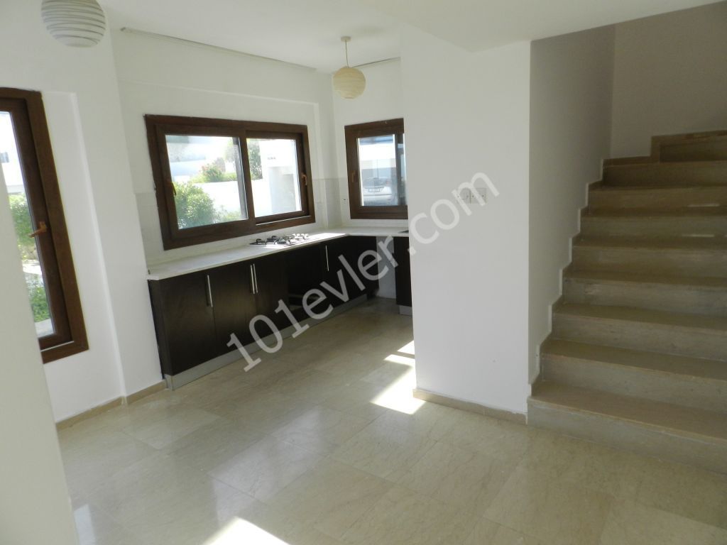 Girne Yeşiltepe,de 3+1 Satılık Villa ( FİLİZ 0533 866 3338 )