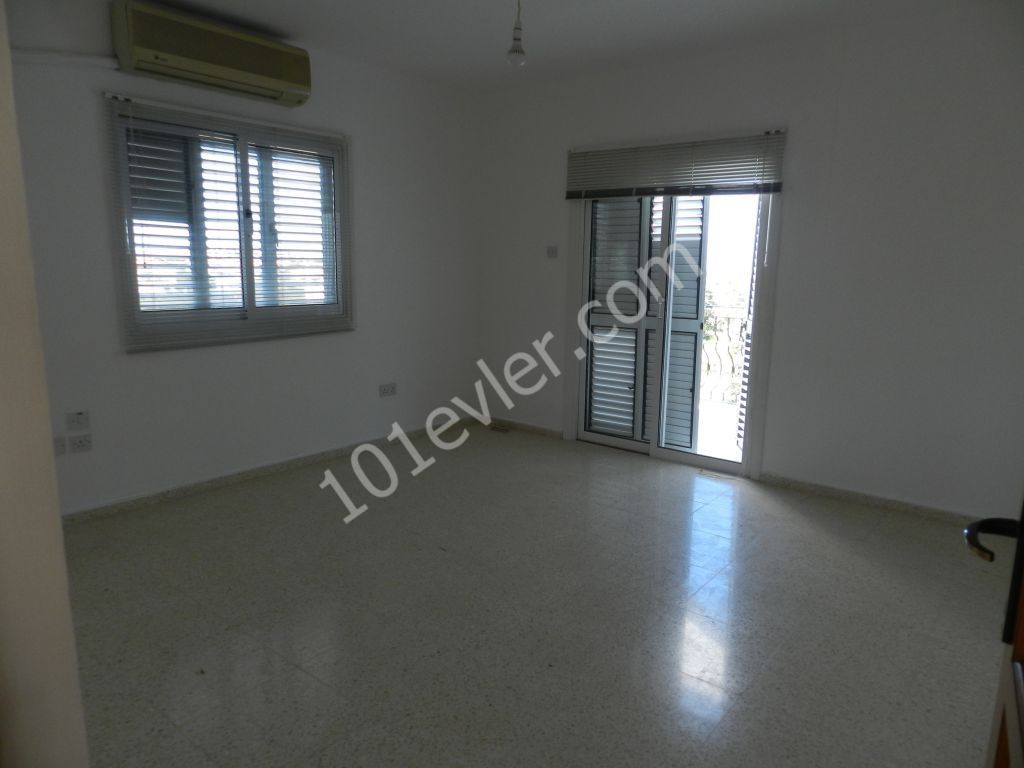 Girne Ozanköyde 3+1 Satılık Villa