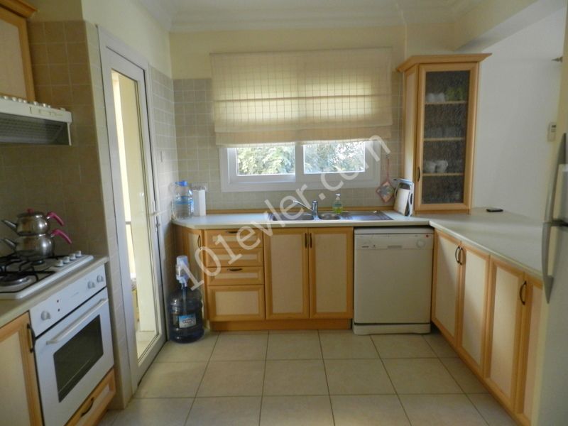 Flat To Rent in Girne Merkez, Kyrenia