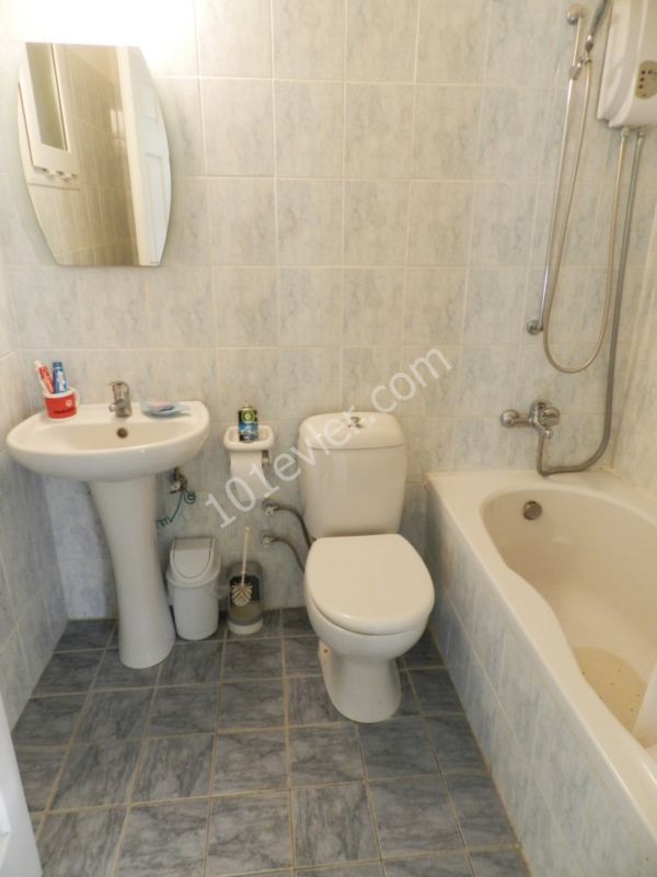 Girne Merkezde Site İçerisinde 3+1 Kiralık Daire.....