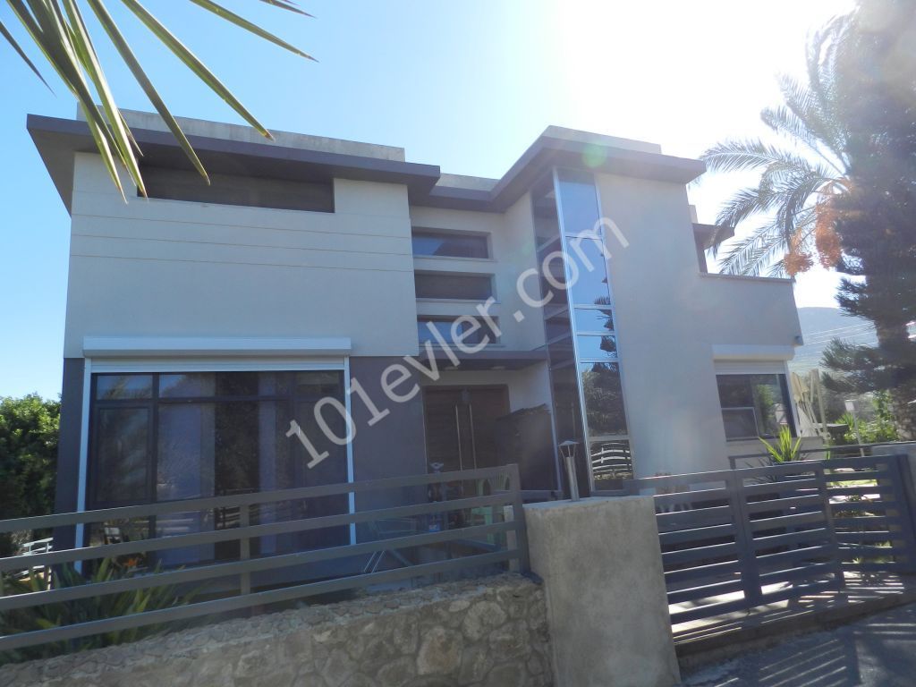 Villa For Sale in Zeytinlik, Kyrenia