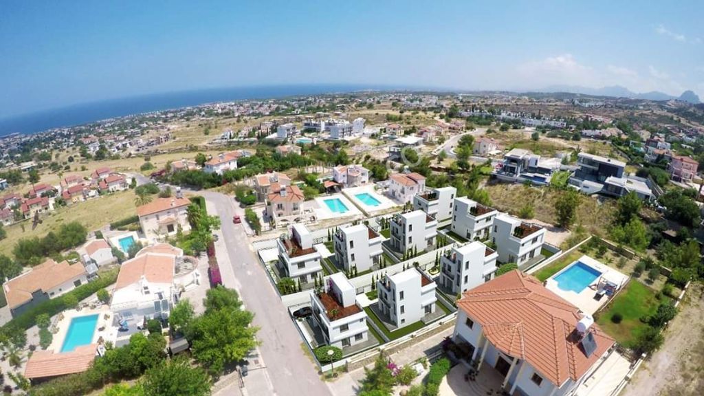 Girne Çatalköy,de 3+1 Satılık Villalar