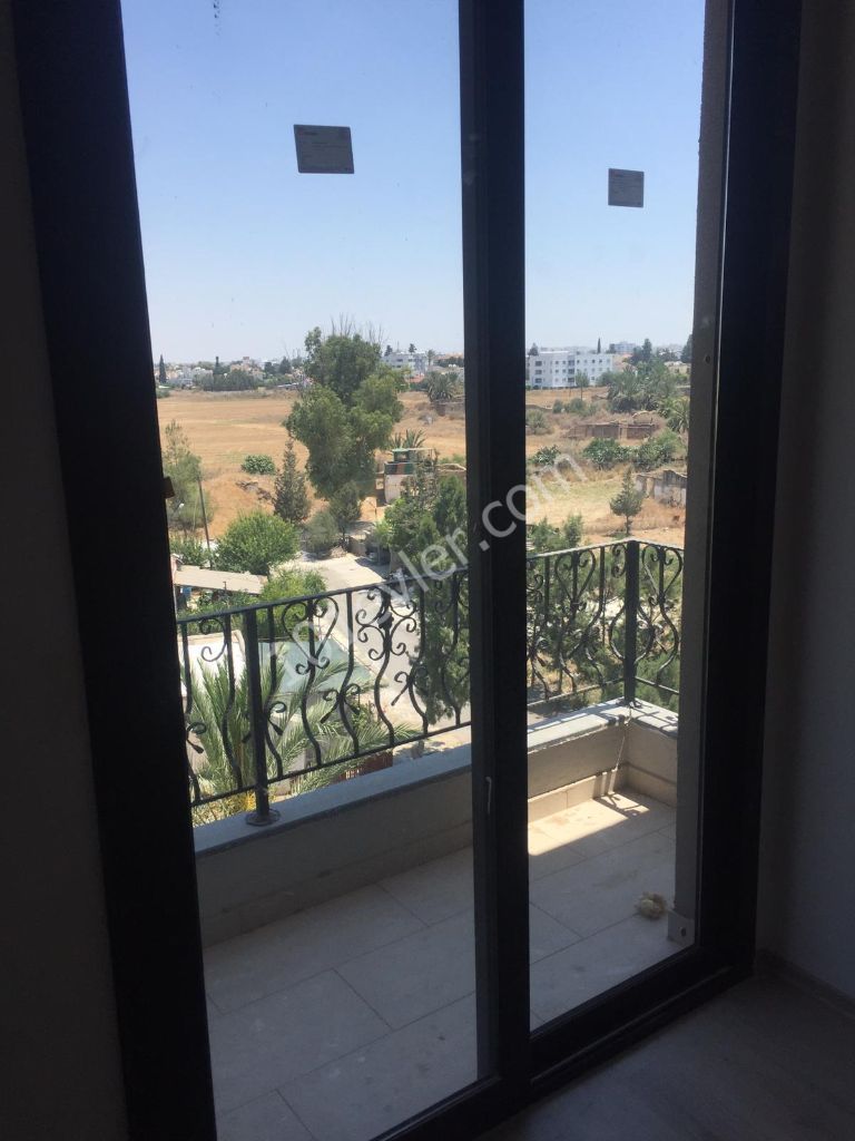 Nicosia Kucuk Kaymakli,da Türk Kocanli 2 + 1 Apartments for Sale ** 