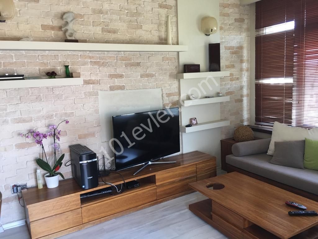 Girne Merkez'de 2+1 Satılık Penthouse