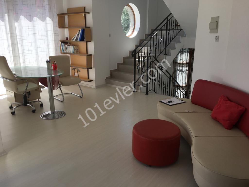 Lapta Başpınar`da 3+1 Kiralık Villa