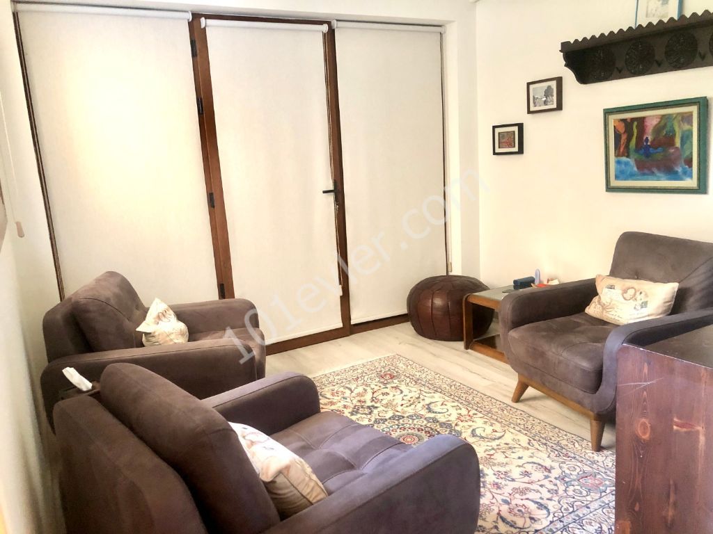 Girne Alsancak,da 4+1 Satılık Villa