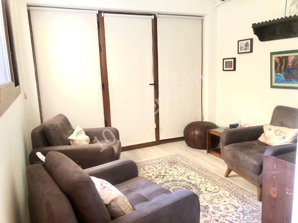 Girne Alsancak,da 4+1 Satılık Villa