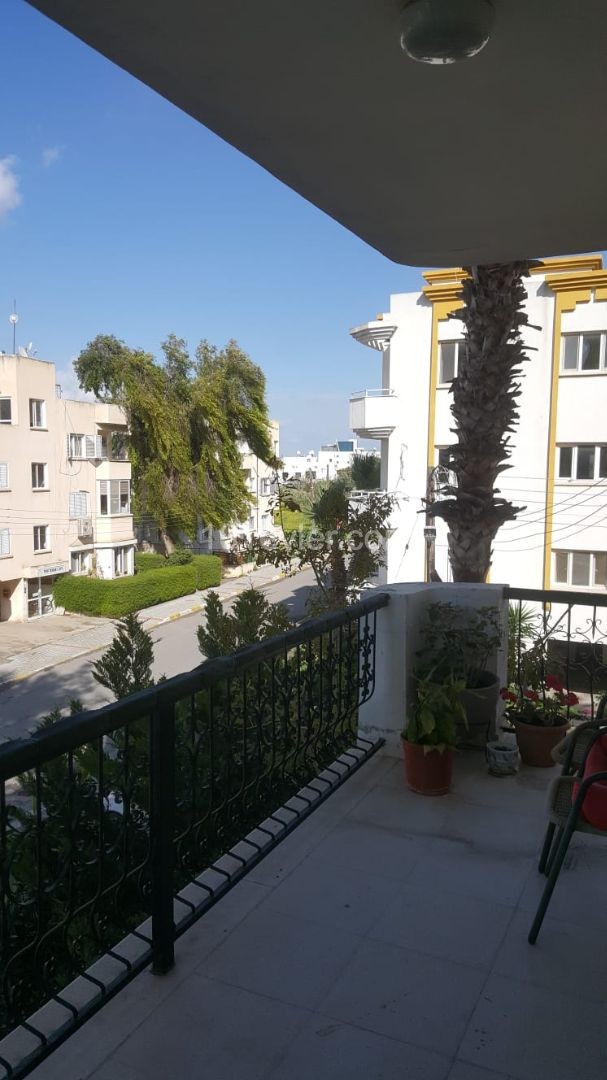 Girne Merkezde 2+1 Satılık Daire