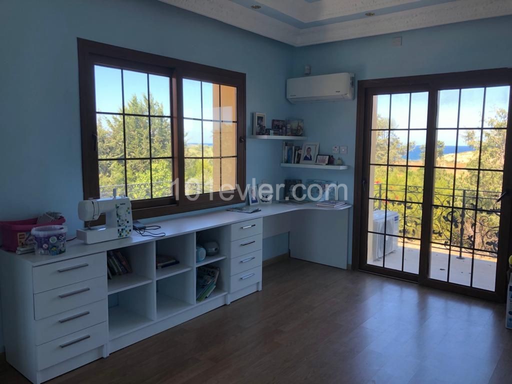 LUXURY VILLA FOR SALE IN KYRENIA CHATALKOY ** 