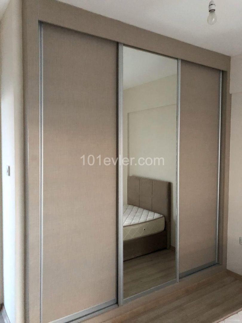 200m2  penthouse eşyalı 120000 stg 