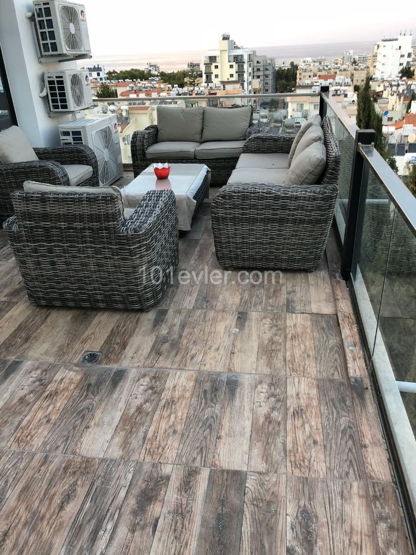 200m2  penthouse eşyalı 120000 stg 