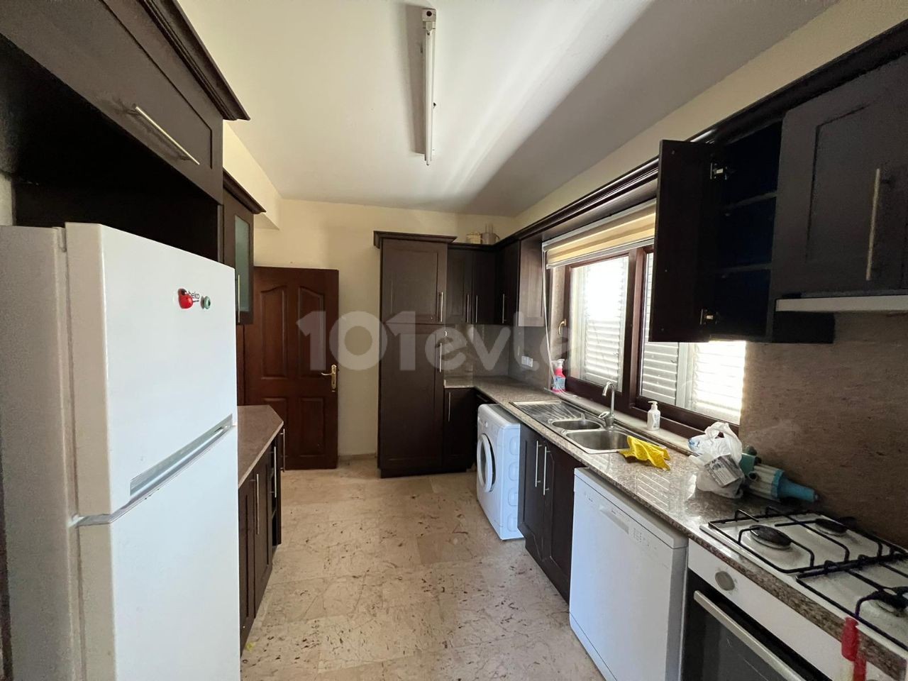 Mucahit Puanı full eşyalı arsa 669m2 180 kapla alan 