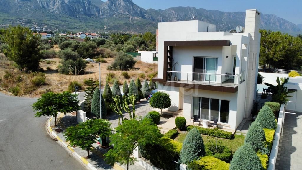 Luxury villa with multi-featured Turkish title deed for sale in the Zeytinlik area in the heart of Kyrenia! Turkish Title Deed Detached title deed Vat has been paid in accordance with the loan ** 