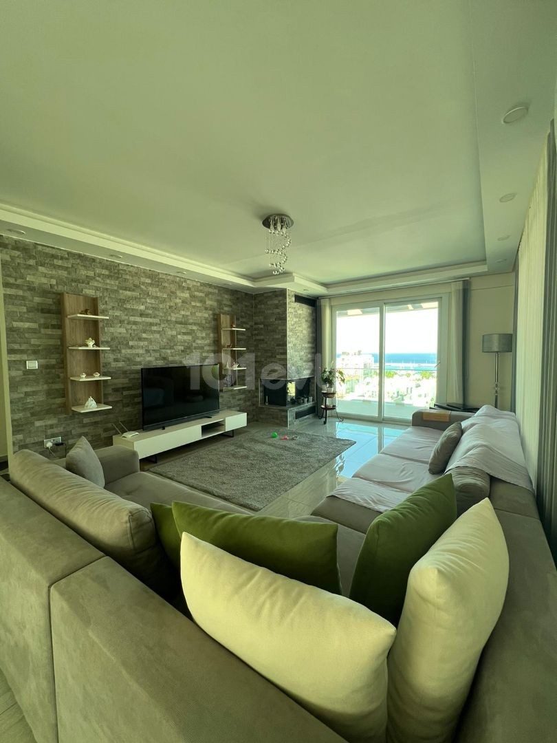 turk COB Kyrenia ultra Luxus penthouse 295m2 full floor ** 
