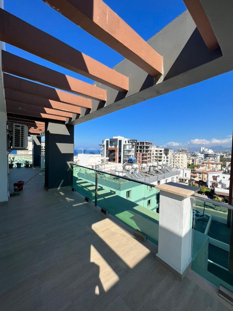 turk koçan girne en ultra lüks penthouse 295m2 ful kat 