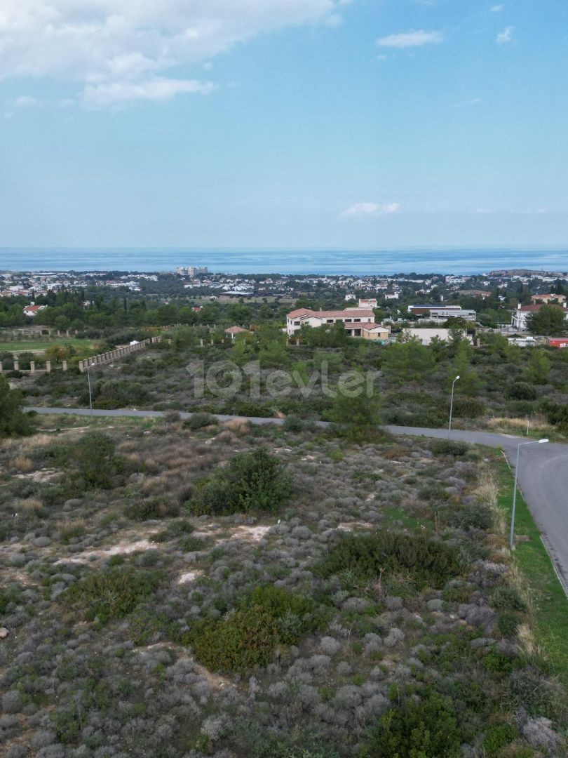 Residential Zoned Plot For Sale in Çatalköy, Kyrenia