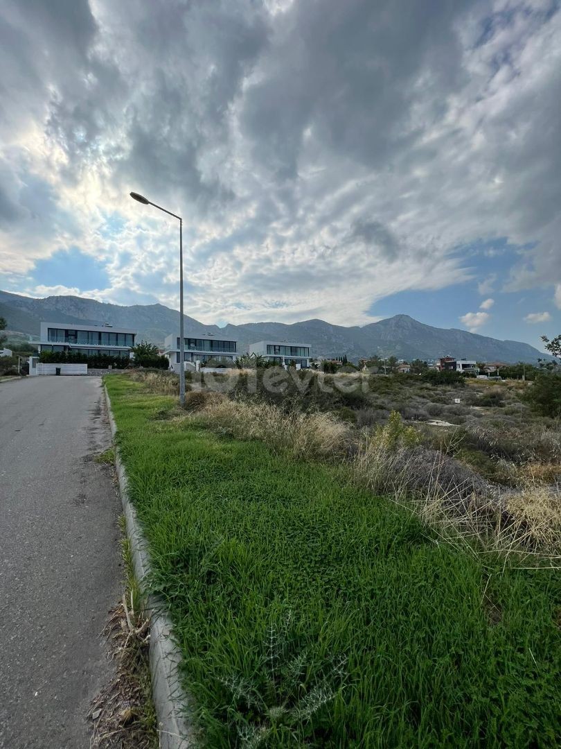 Residential Zoned Plot For Sale in Çatalköy, Kyrenia