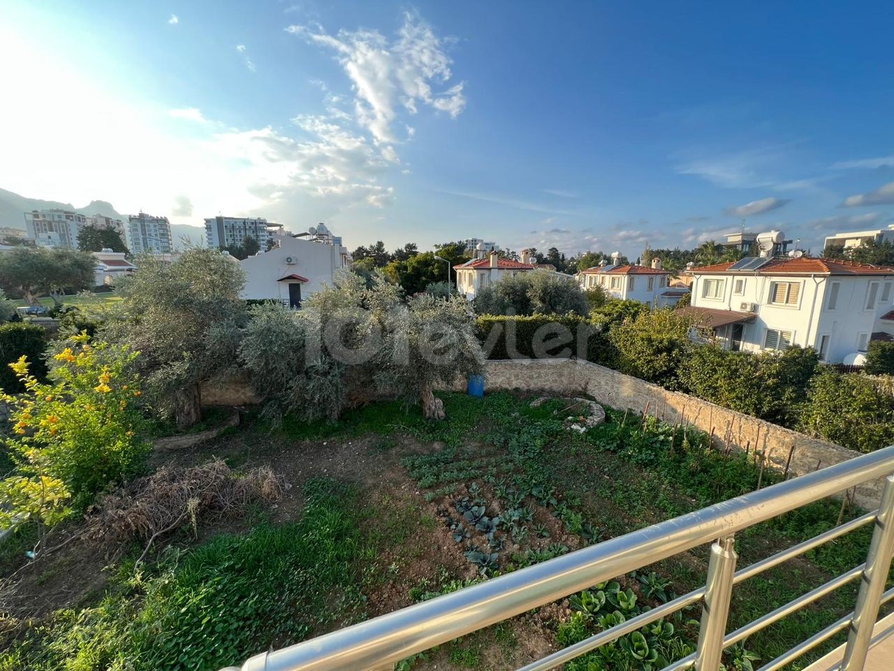 land 650m2 dogankoy with commercial permission four floors